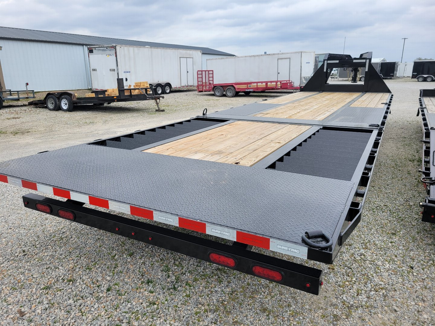 New 2025 Sure-Trac 8.5x20+10 HD Low Profile Gooseneck Deckover