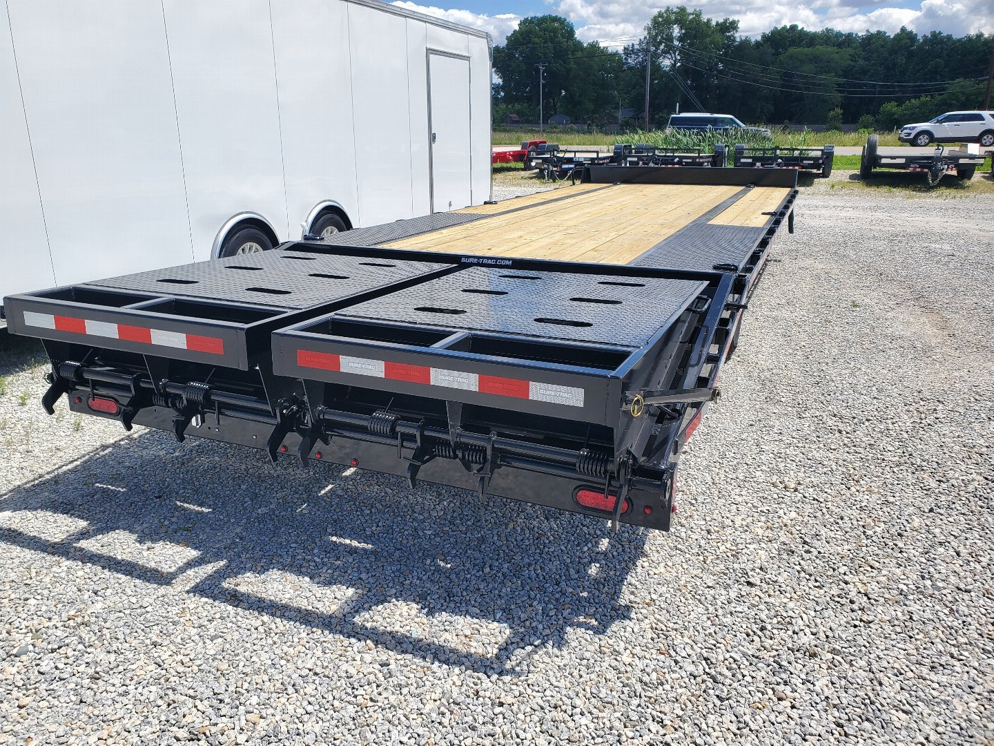 New 2024 Sure-Trac 8.5x20+5 Deckover Trailer