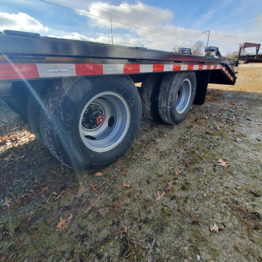 New 2024 SURE-TRAC 8.5x25+5 HD Low profile Gooseneck Bodies