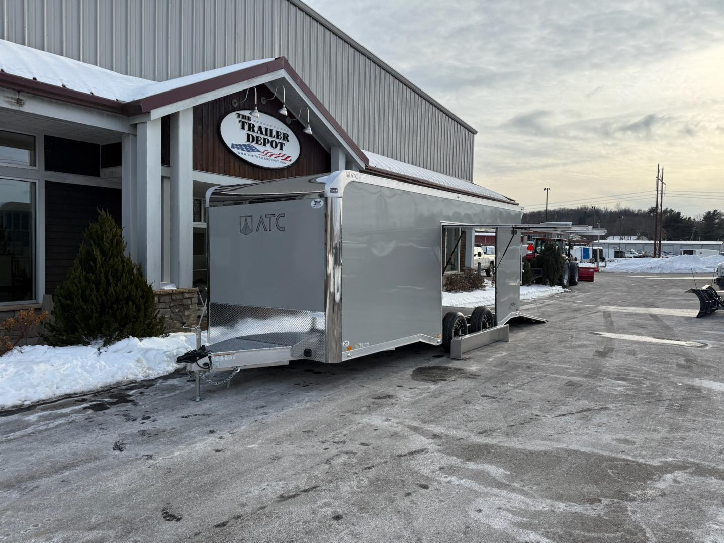 New ATC 8’6″ X 20′ ROM ENCLOSED CAR HAULER WITH ESCAPE DOOR 9.9K