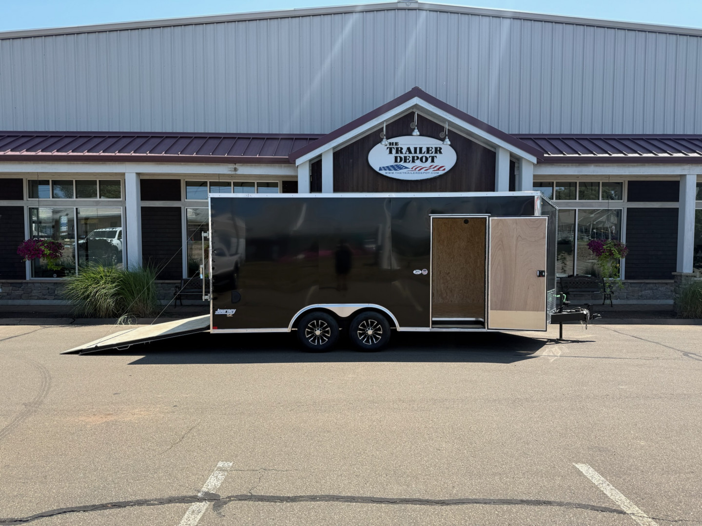 New Pace American 8'6" x 18'+ V-Nose Enclosed Car Hauler 9.9K