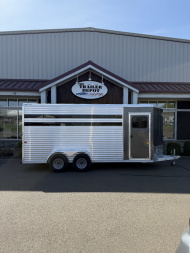 New Frontier 3-Horse Combo/Slant Load Bumper Pull Trailer