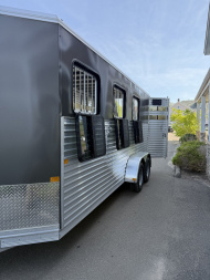 New Frontier 3-Horse Combo/Slant Load Bumper Pull Trailer