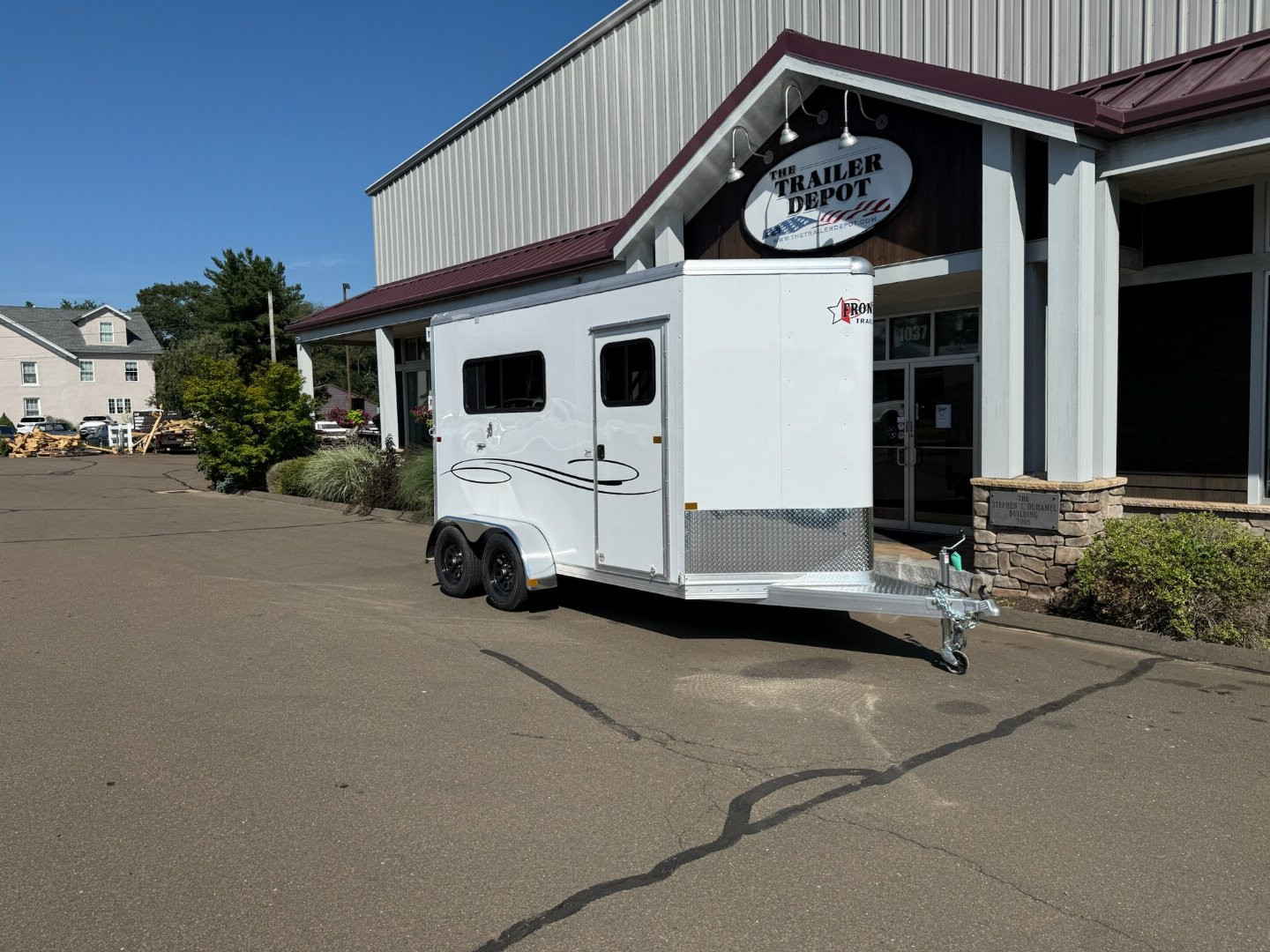 New Frontier 2-Horse Straight Load Bumper Pull Trailer