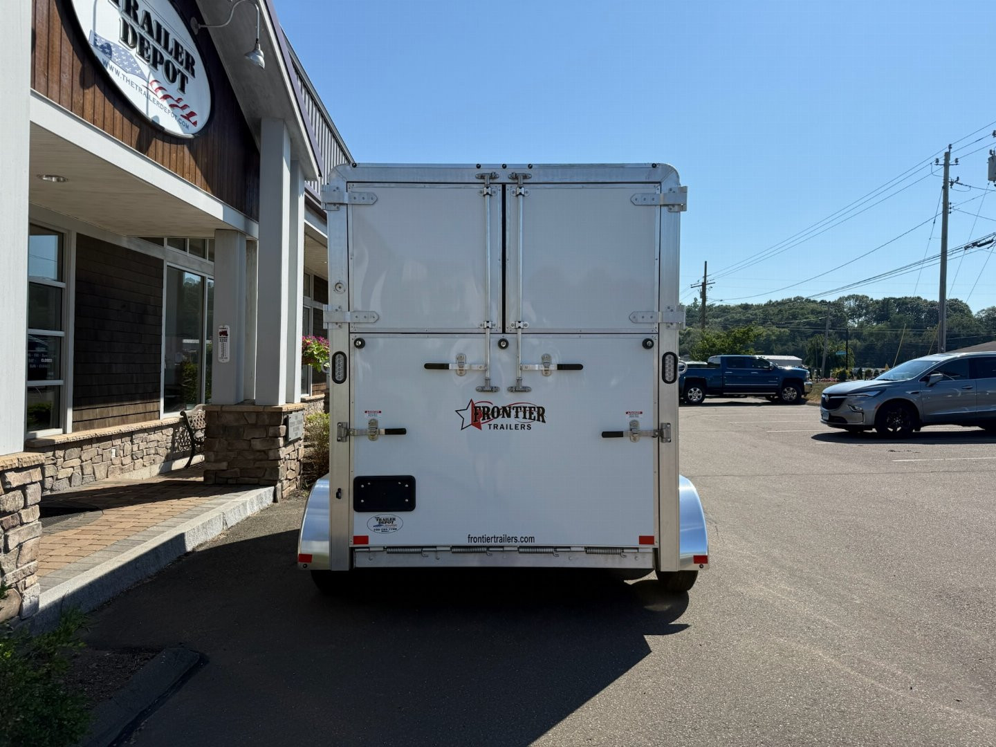 New Frontier 2-Horse Straight Load Bumper Pull Trailer