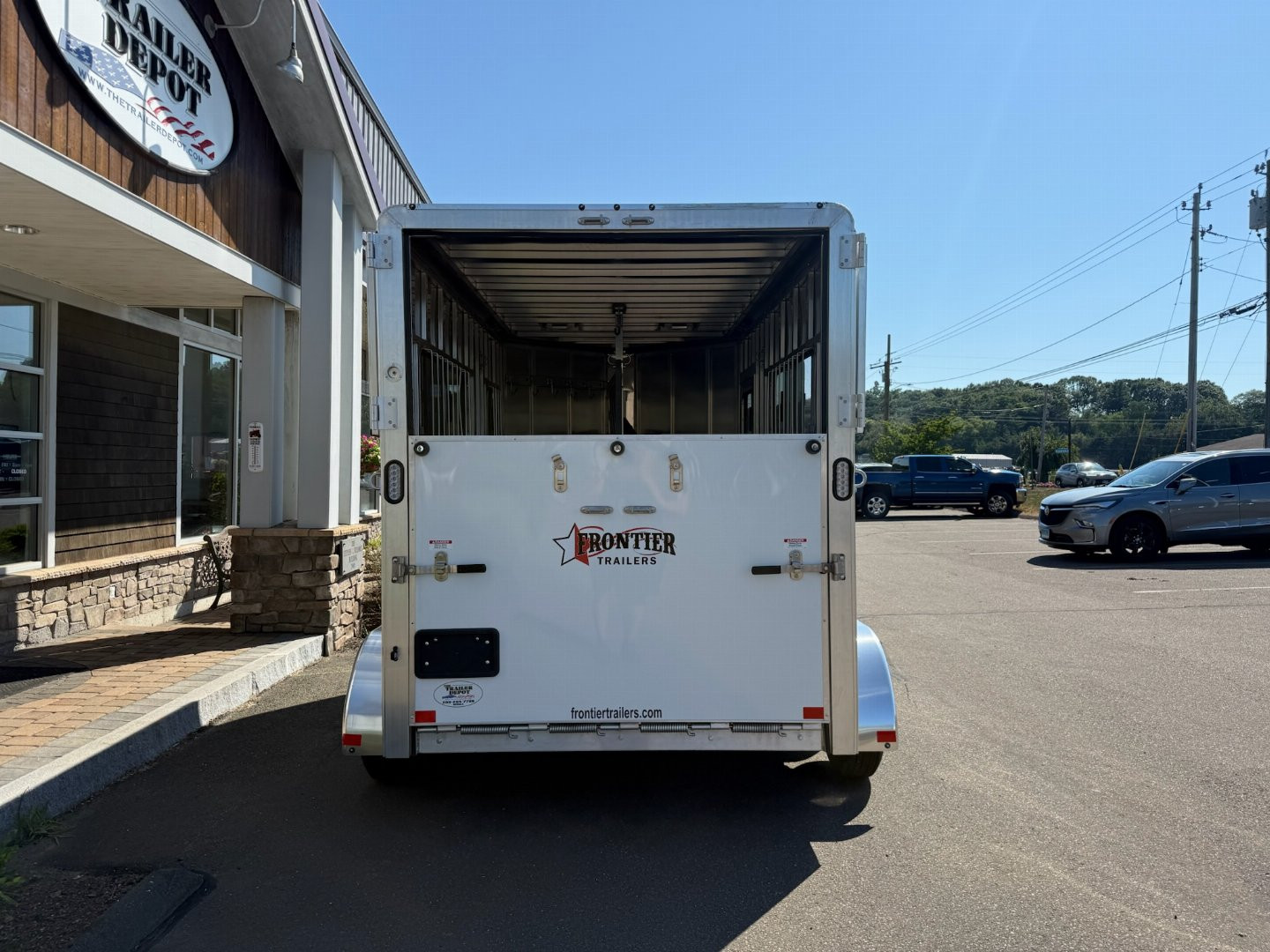New Frontier 2-Horse Straight Load Bumper Pull Trailer