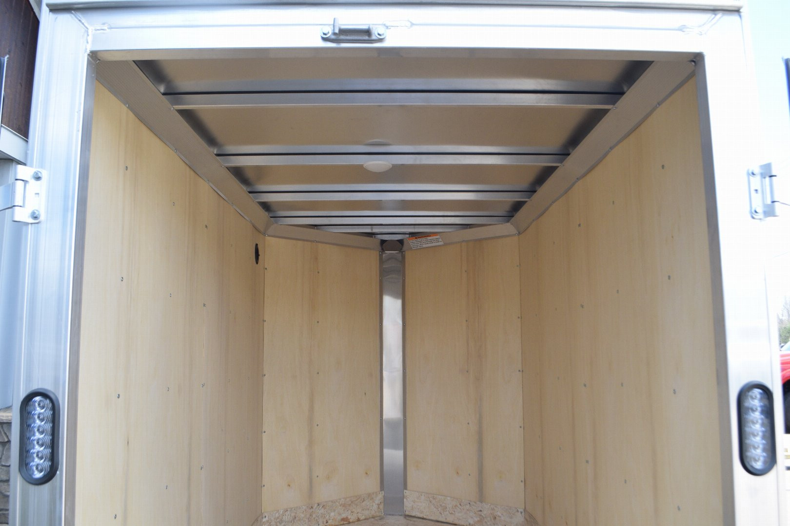 New EZ Hauler 5′ X 8′ + V-NOSE ENCLOSED CARGO TRAILER WITH BARN DOORS 2.9K