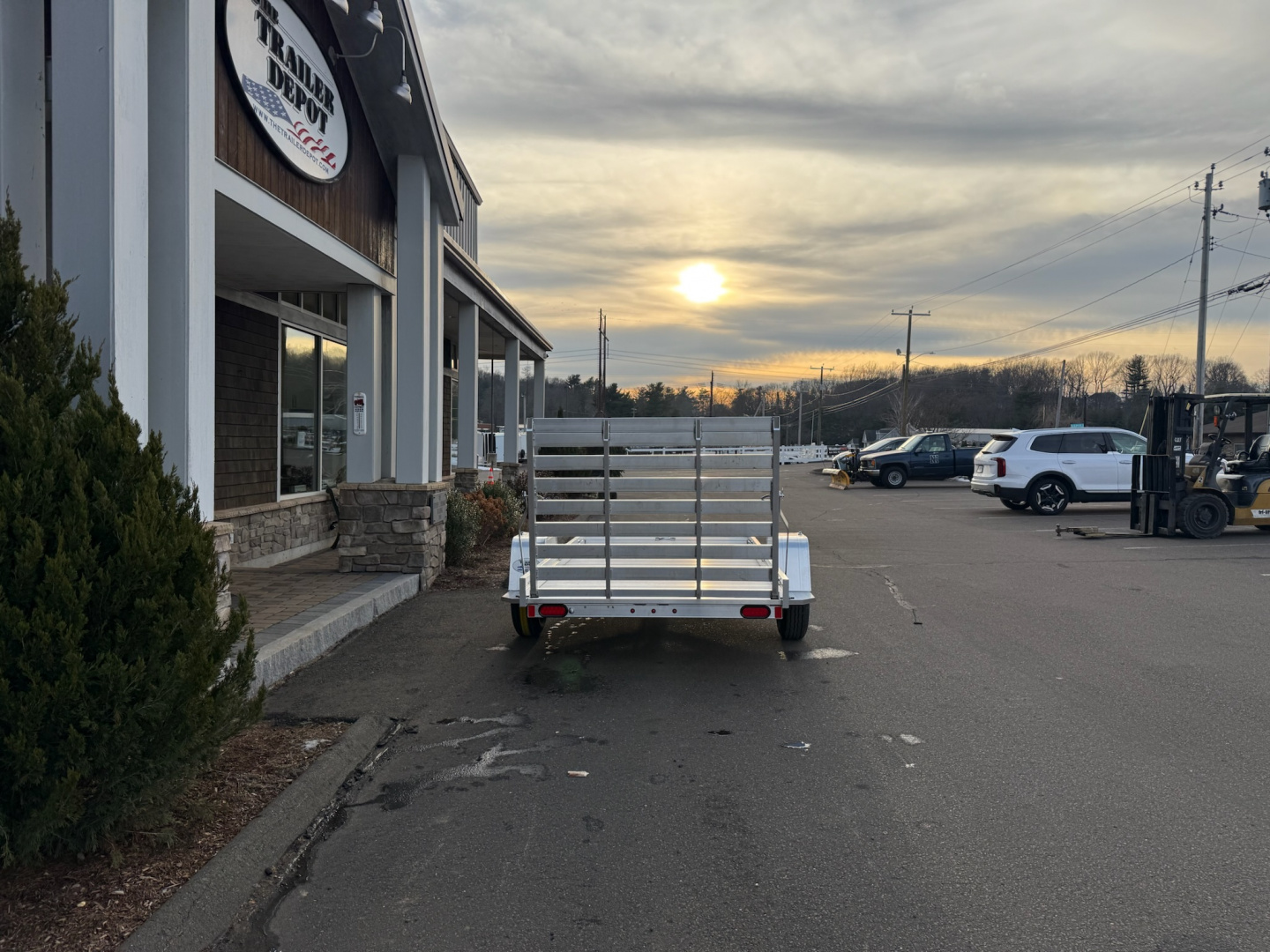 New ALUMA 5'3" X 10.5' UTILITY 2.9K