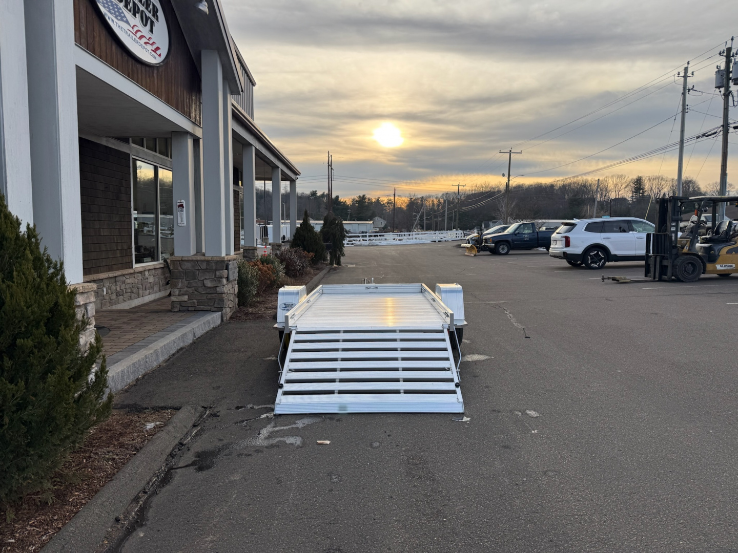 New ALUMA 5'3" X 10.5' UTILITY 2.9K