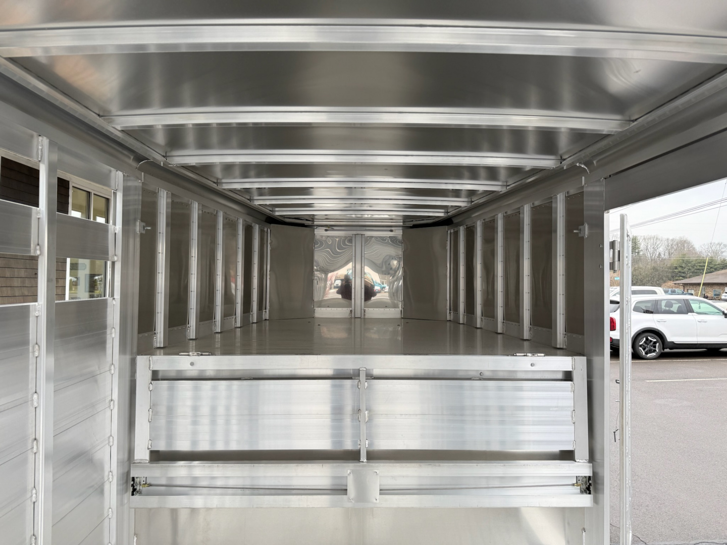 New Featherlite 7' x 20' Gooseneck Livestock Trailer 14K