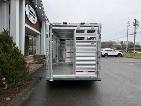 New Featherlite 7' x 20' Gooseneck Livestock Trailer 14K