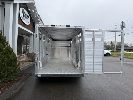 New Featherlite 7' x 20' Gooseneck Livestock Trailer 14K