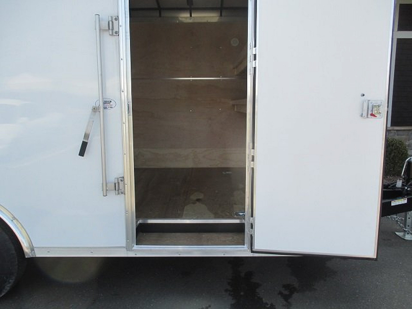 New SURE-TRAC 8’6″ X 18′ ENCLOSED LANDSCAPE TRAILER 9.9K