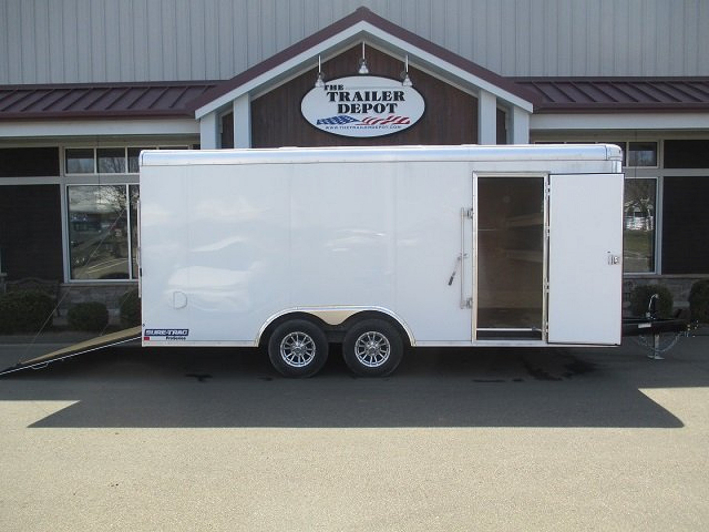 New SURE-TRAC 8’6″ X 18′ ENCLOSED LANDSCAPE TRAILER 9.9K