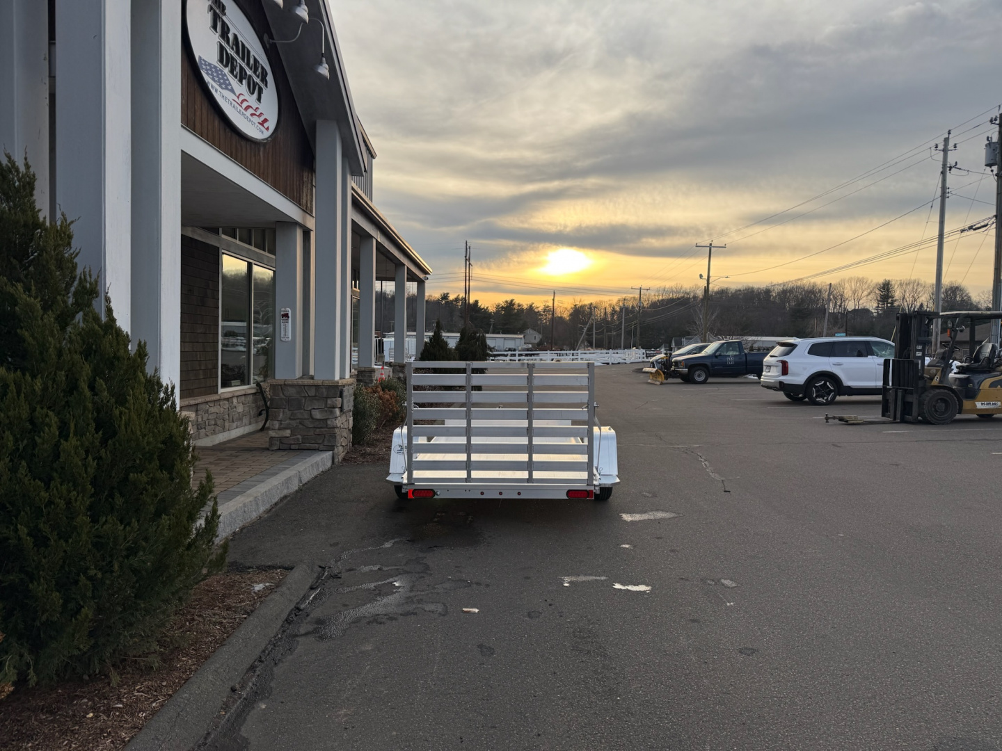 New ALUMA 5'3" X 10.5' UTILITY 2K