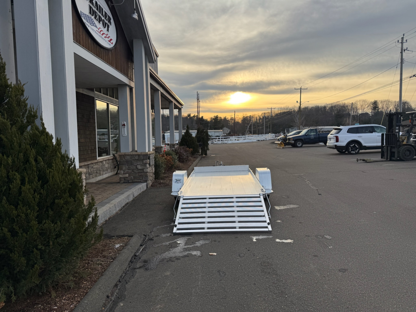 New ALUMA 5'3" X 10.5' UTILITY 2K