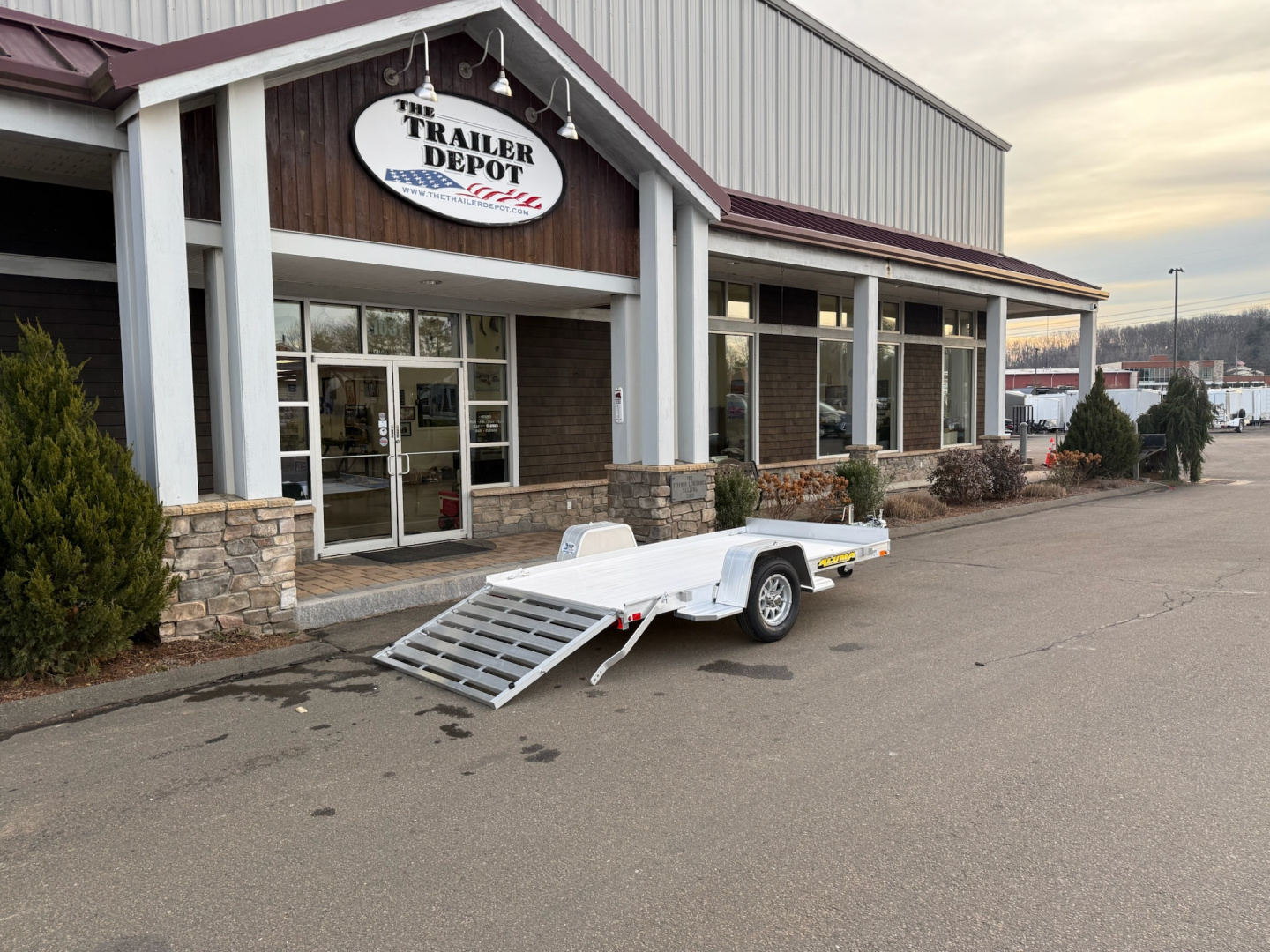 New ALUMA 5'3" X 10.5' UTILITY 2K