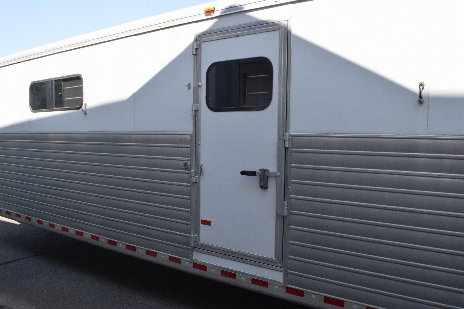 Used Hart 6-8 Straight Load Horse Trailer