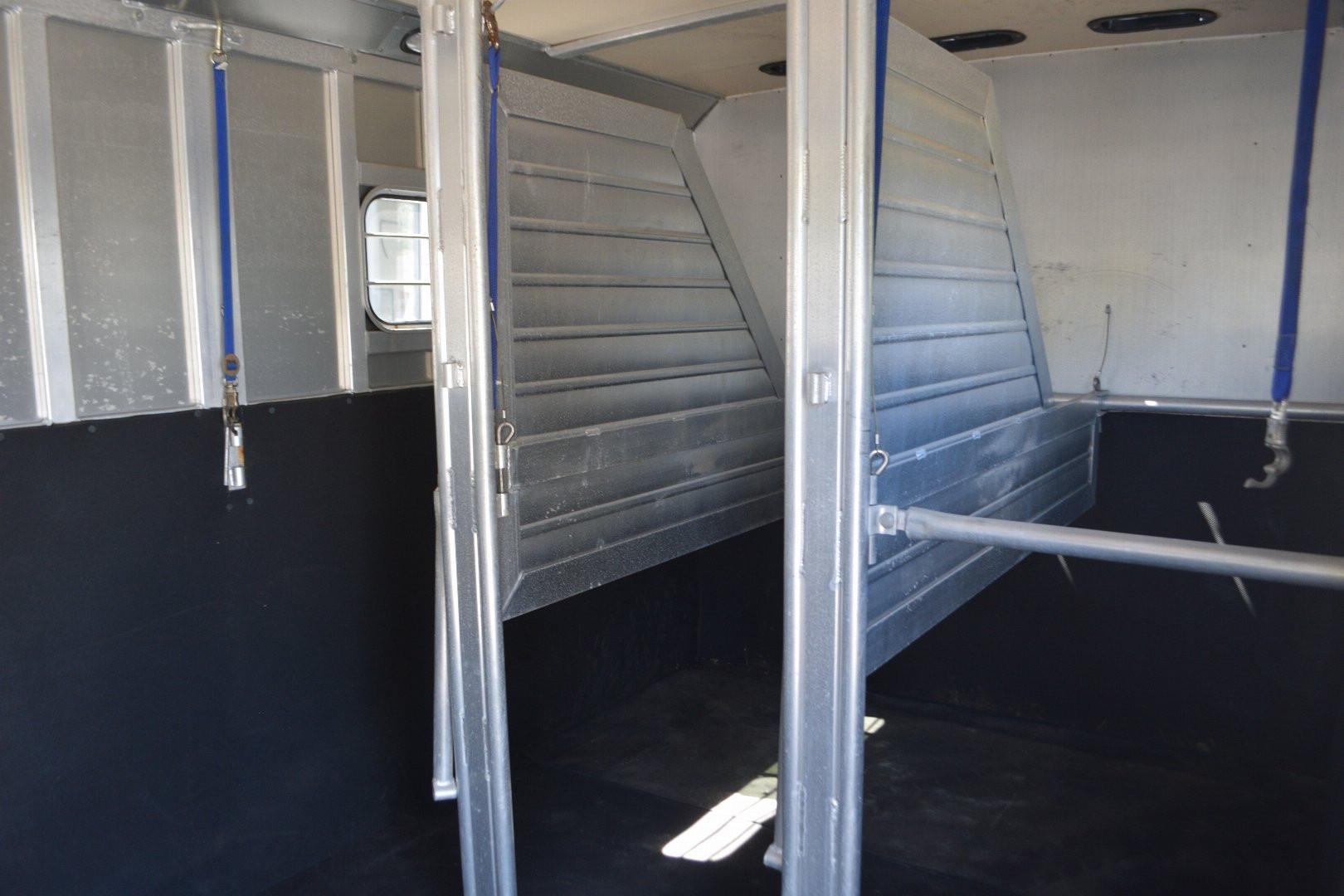 Used Hart 6-8 Straight Load Horse Trailer
