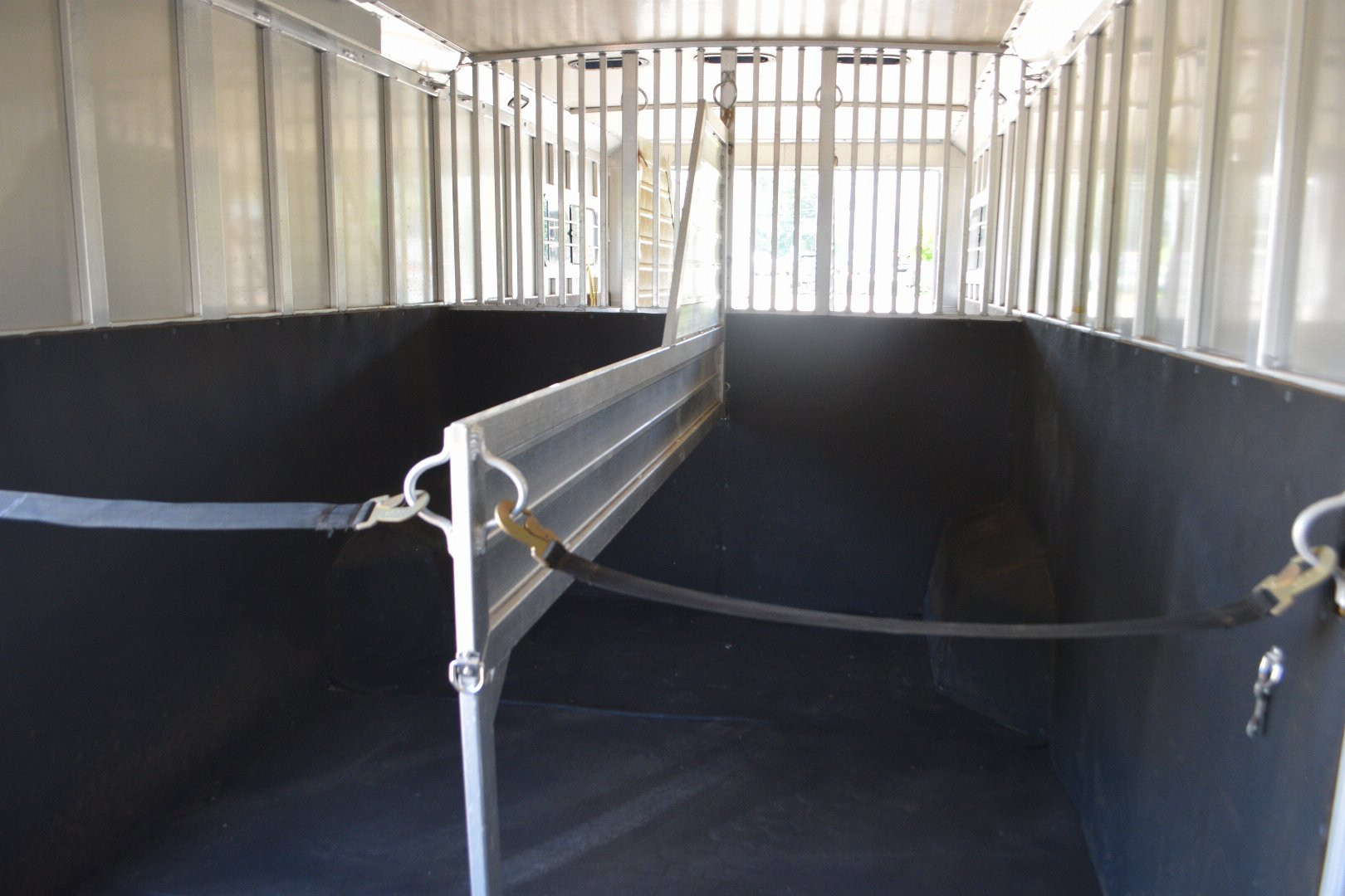 Used Hart 6-8 Straight Load Horse Trailer