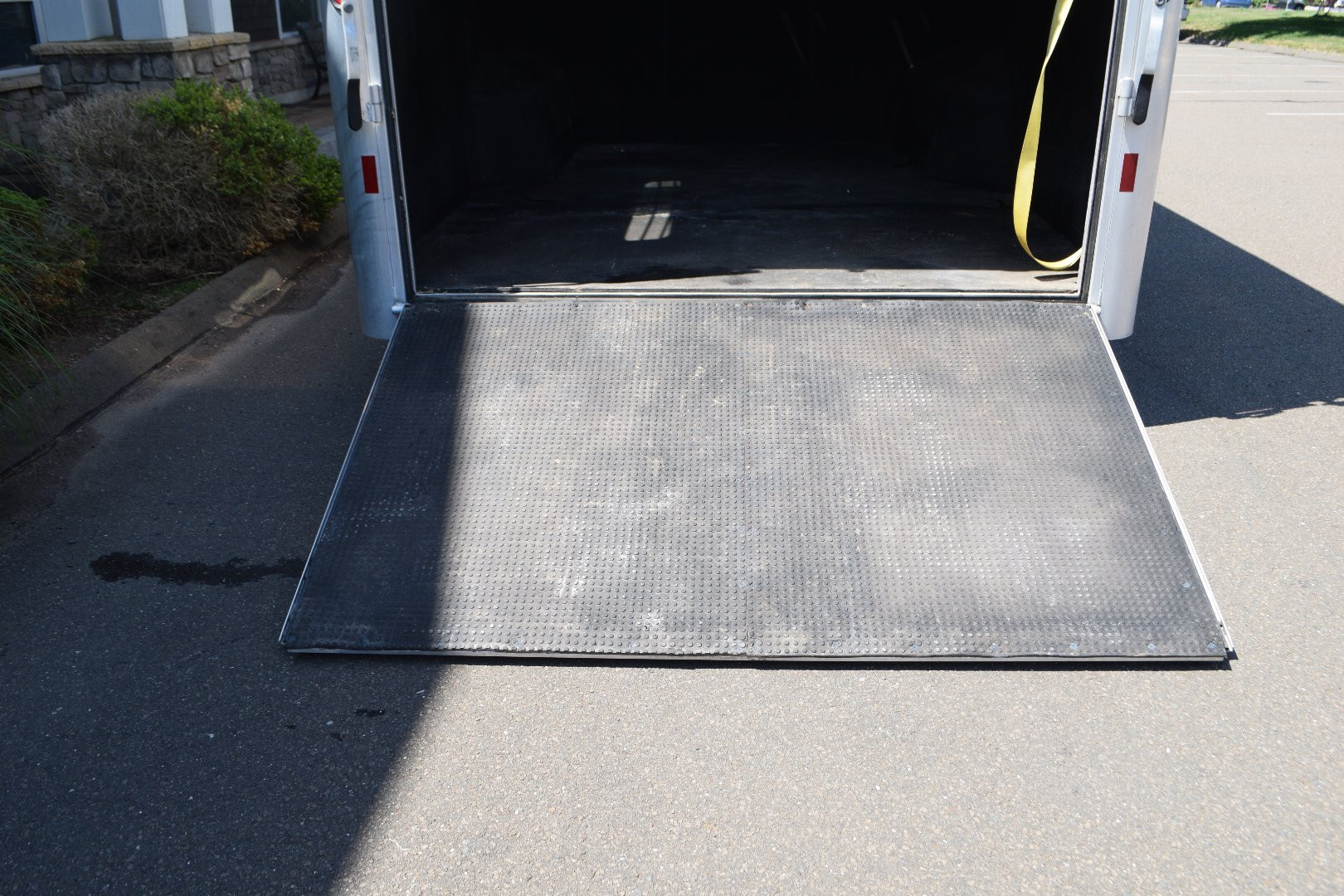 Used Hart 6-8 Straight Load Horse Trailer