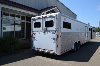 Used Hart 6-8 Straight Load Horse Trailer