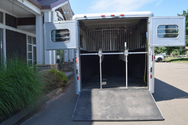 Used Hart 6-8 Straight Load Horse Trailer