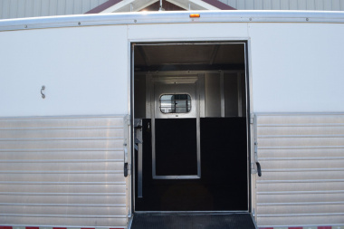 Used Hart 6-8 Straight Load Horse Trailer