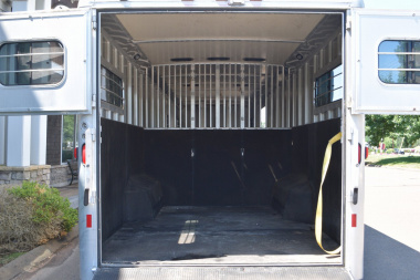 Used Hart 6-8 Straight Load Horse Trailer