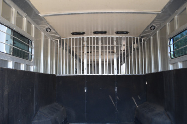 Used Hart 6-8 Straight Load Horse Trailer