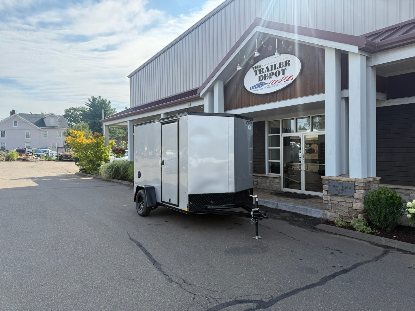 New Pace American 6′ X 10′ + V-NOSE ENCLOSED CARGO TRAILER WITH RAMP DOOR 2.9K
