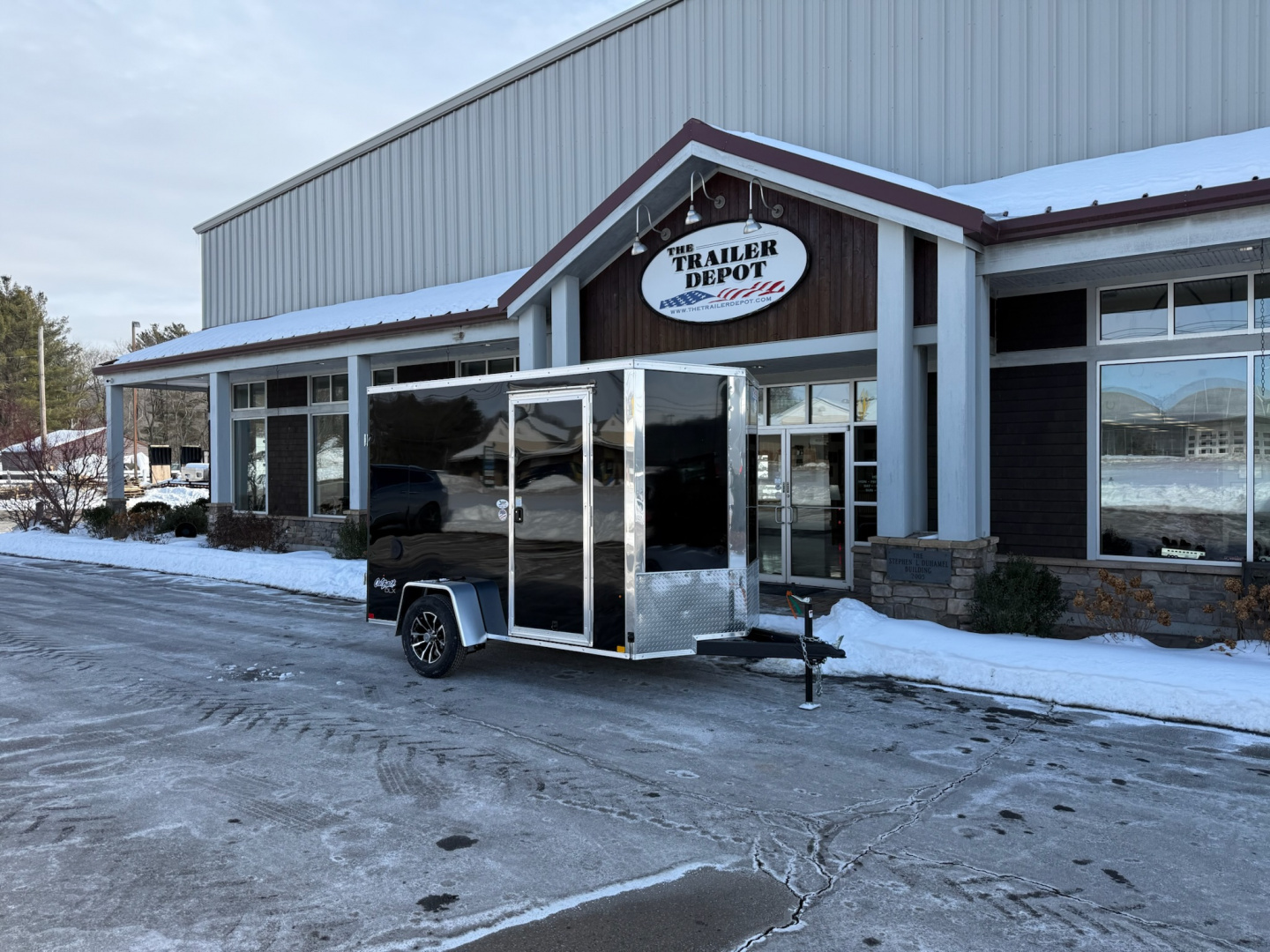 New Pace American 6′ X 10′ + V-NOSE ENCLOSED CARGO TRAILER WITH BARN DOORS 2.9K