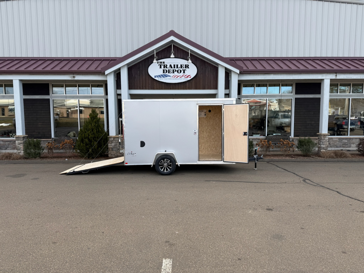 New Pace American 6′ x 12′ + V-Nose Enclosed Cargo Trailer with Ramp Door 2.9K