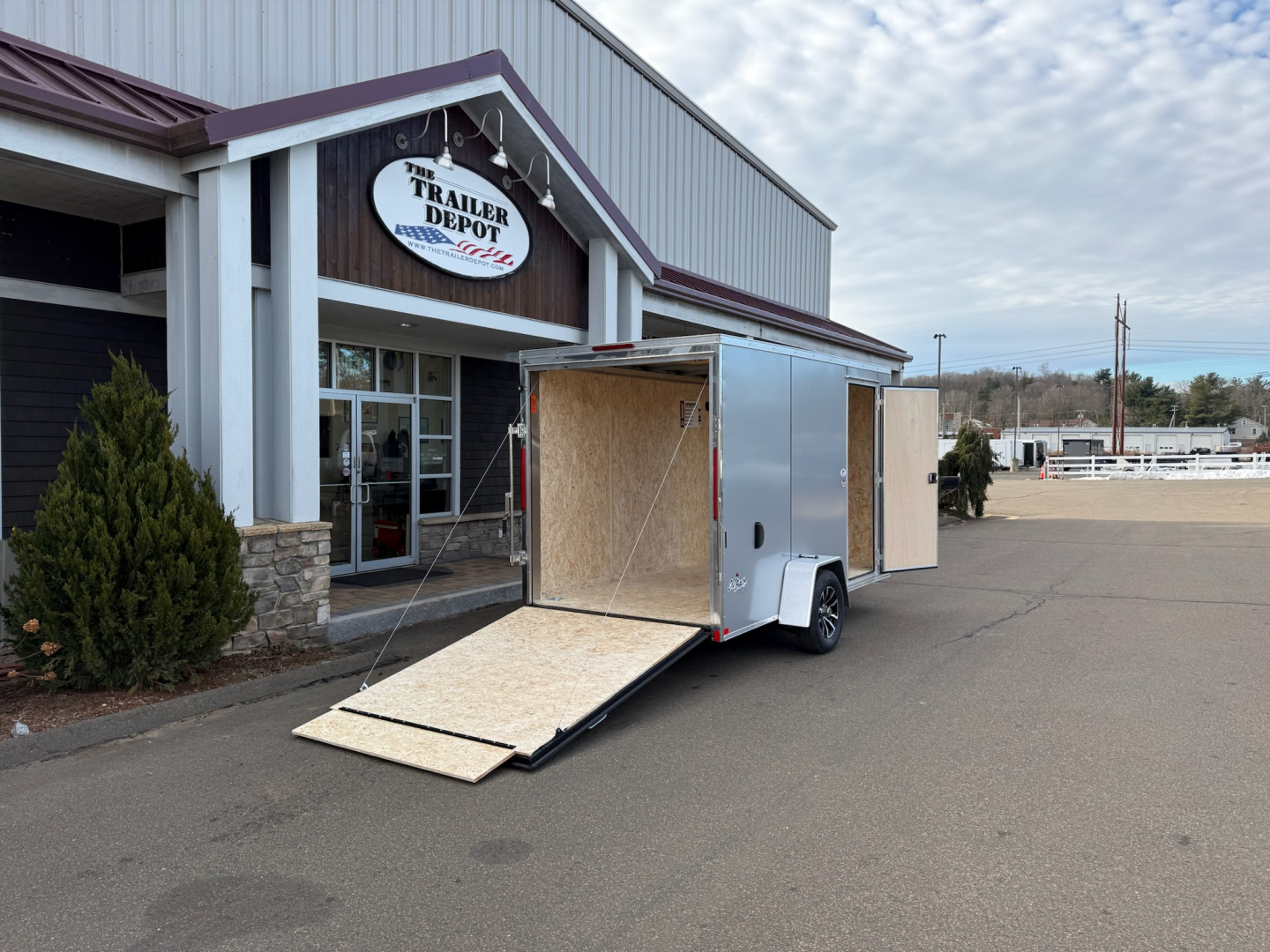 New Pace American 6′ x 12′ + V-Nose Enclosed Cargo Trailer with Ramp Door 2.9K