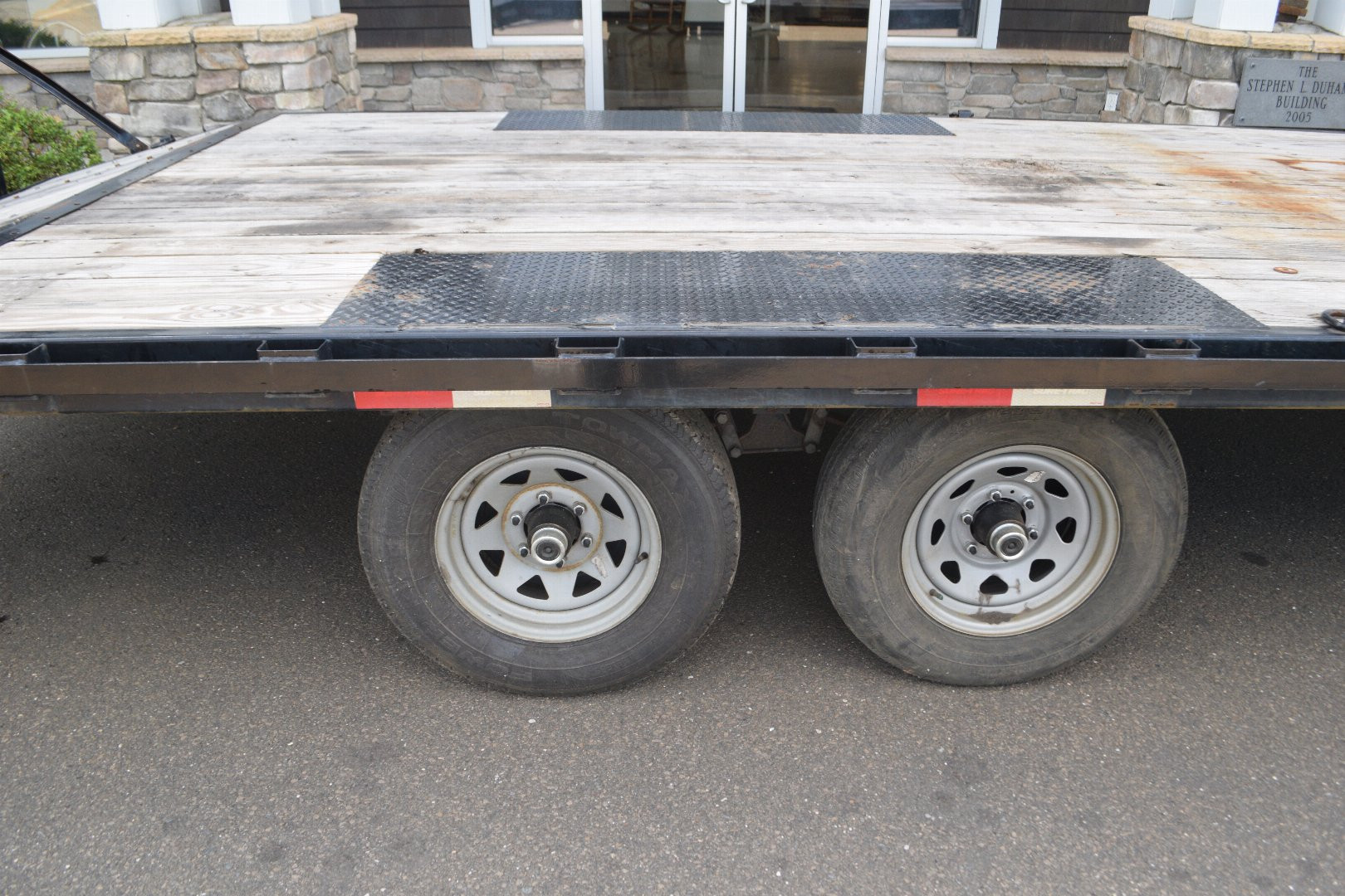 Used Sure-Trac 8’6″ X 17′ + 3′ BEAVERTAIL LOW PROFILE DECKOVER 9.9K