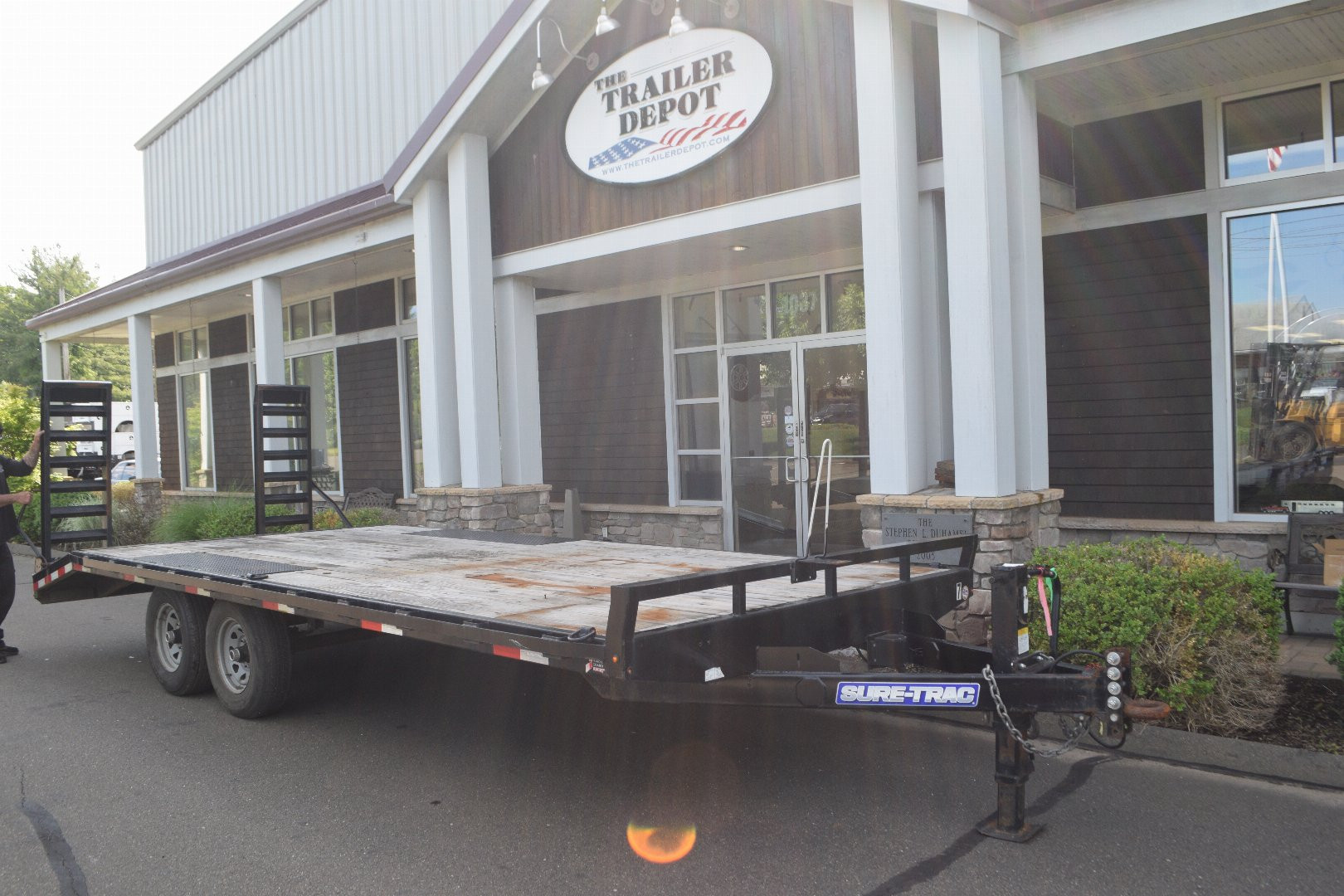 Used Sure-Trac 8’6″ X 17′ + 3′ BEAVERTAIL LOW PROFILE DECKOVER 9.9K