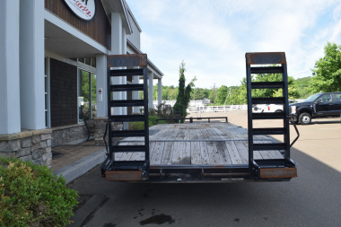 Used Sure-Trac 8’6″ X 17′ + 3′ BEAVERTAIL LOW PROFILE DECKOVER 9.9K