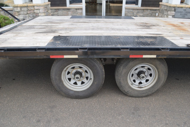 Used Sure-Trac 8’6″ X 17′ + 3′ BEAVERTAIL LOW PROFILE DECKOVER 9.9K