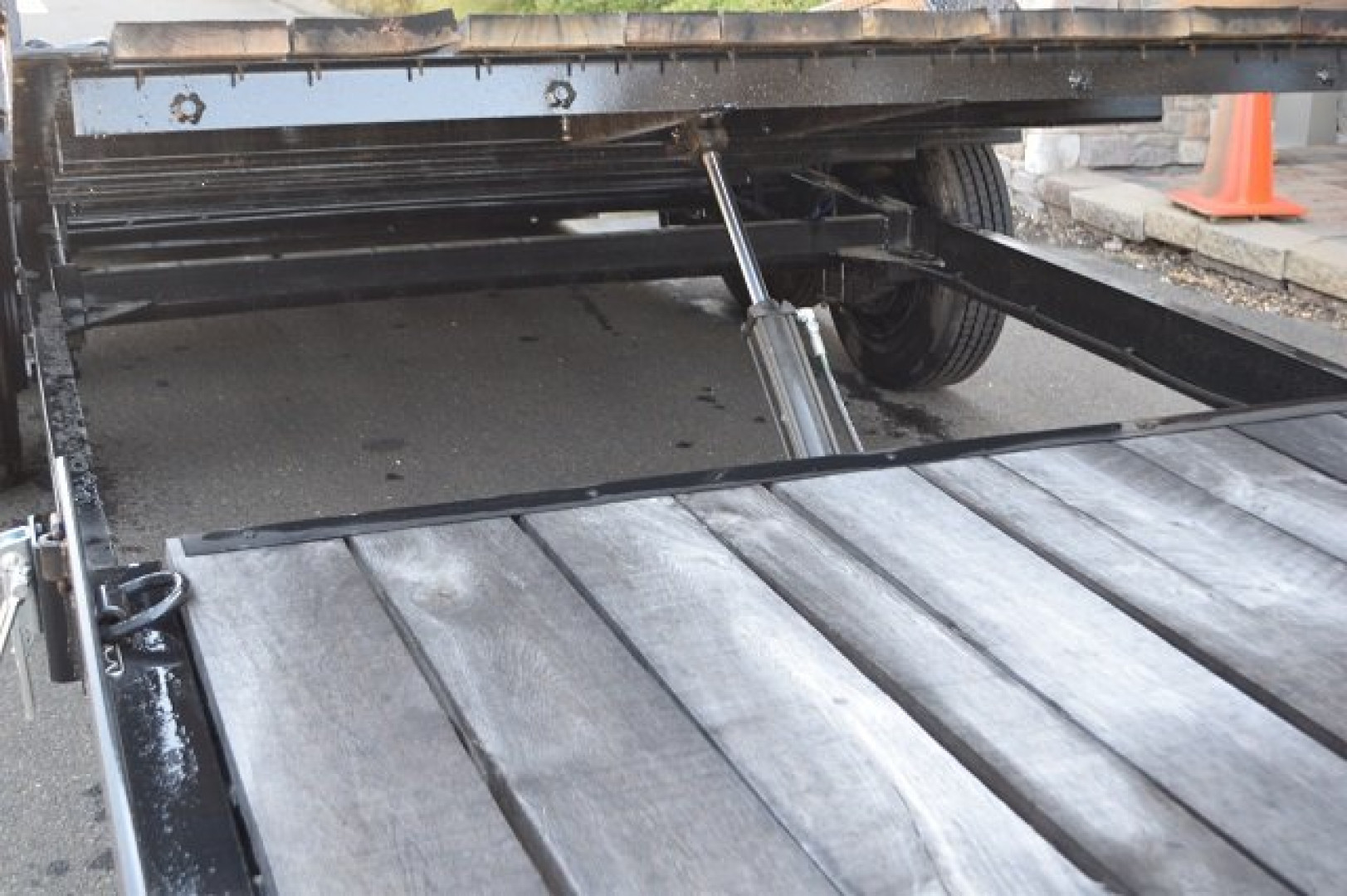 New CAM Superline 6’9″ X 20′ SPLIT TILT EQUIPMENT HAULER 17.6K