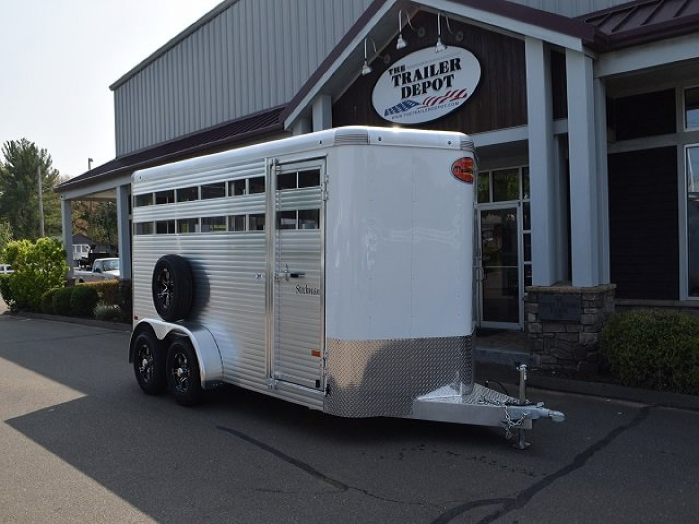 New Sundowner 6’9″ X 16′ LIVESTOCK TRAILER