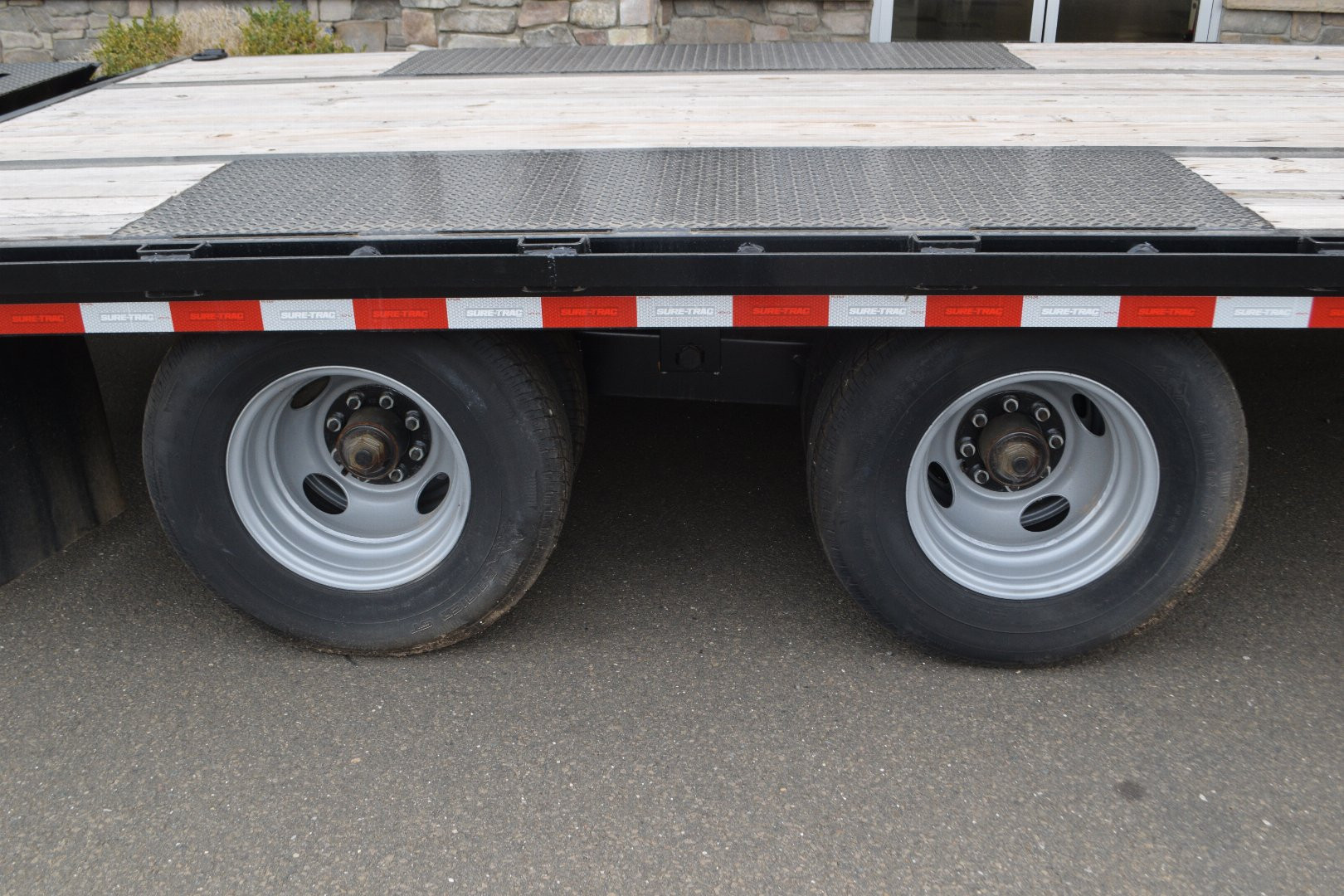 New Sure-Trac 8’6″ X 25′ + 5′ LOW PROFILE DECKOVER GOOSENECK TRAILER 25.9K