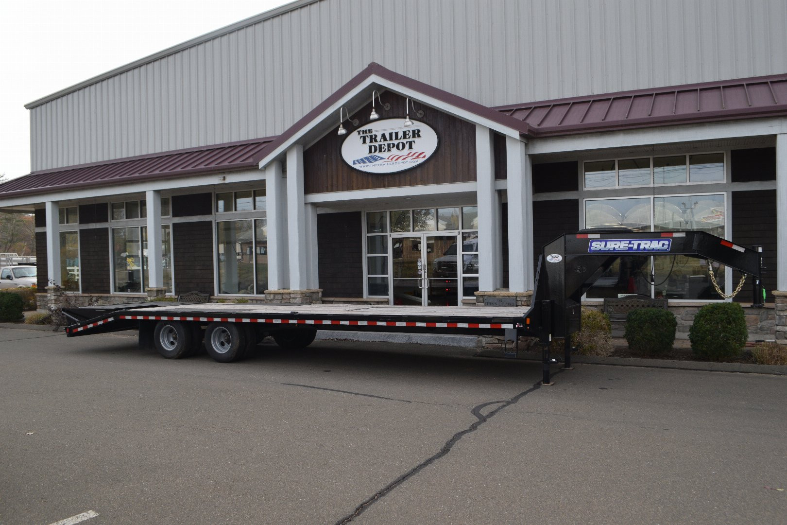 New Sure-Trac 8’6″ X 25′ + 5′ LOW PROFILE DECKOVER GOOSENECK TRAILER 25.9K