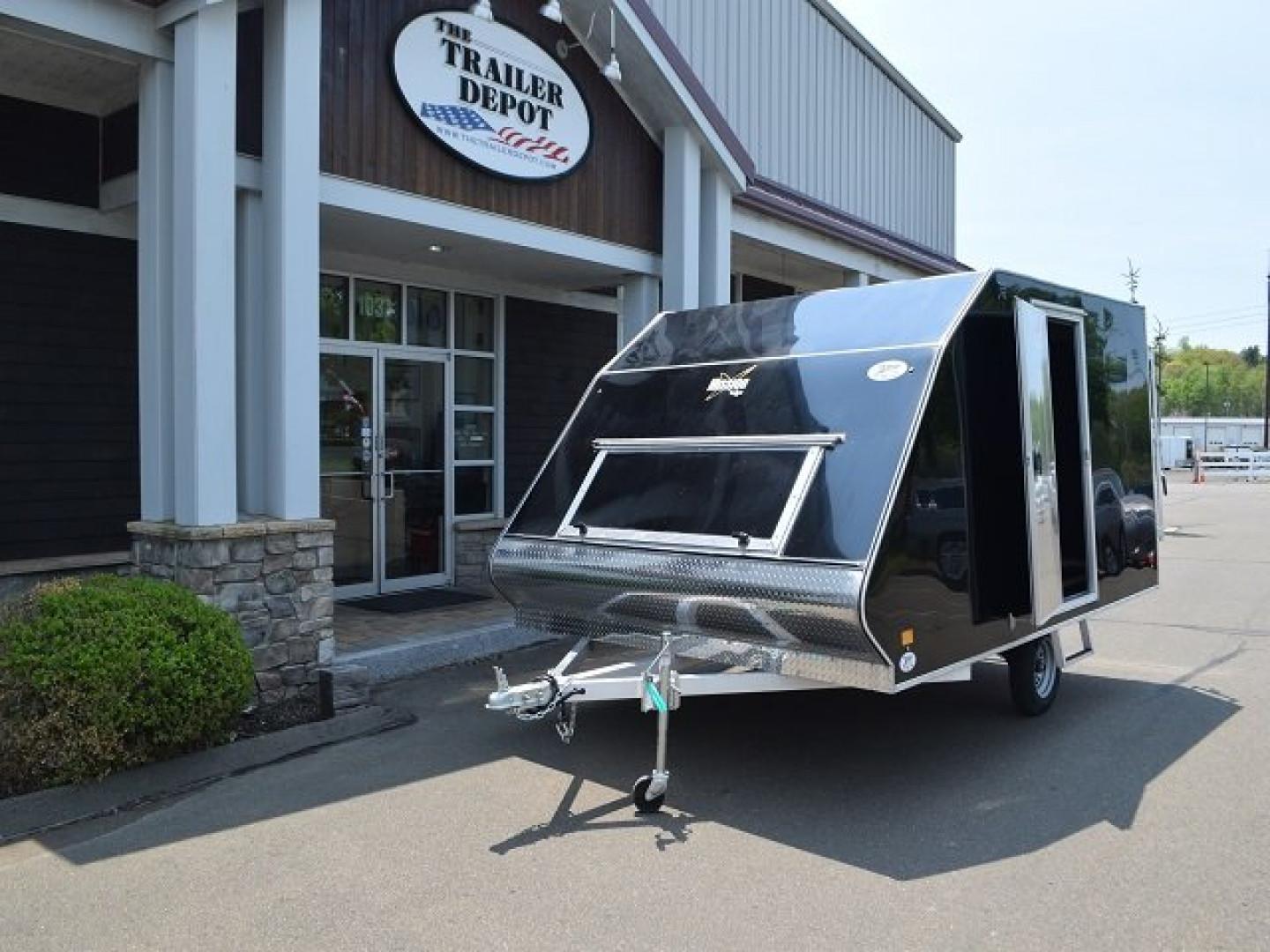 New Mission 8’5″ X 12′ ENCLOSED SNOWMOBILE TRAILER 2.9K