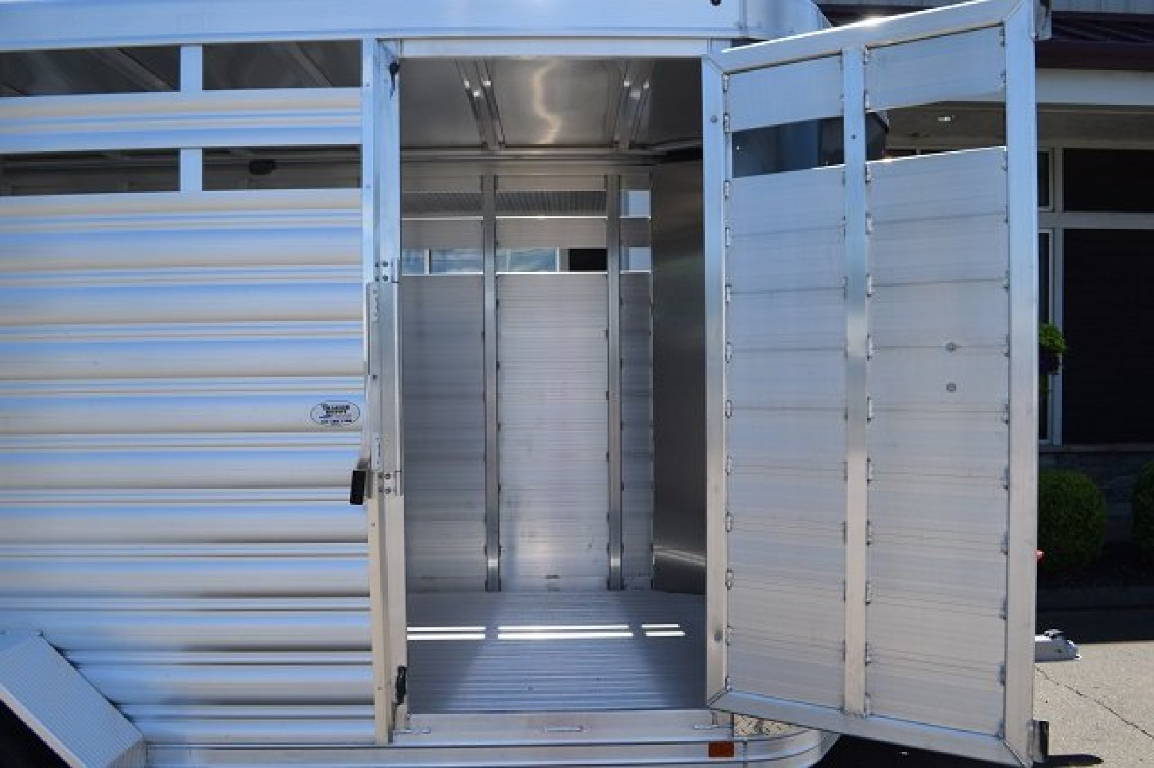 New FEATHERLITE 6’7″ X 16′ LIVESTOCK BUMPER PULL TRAILER