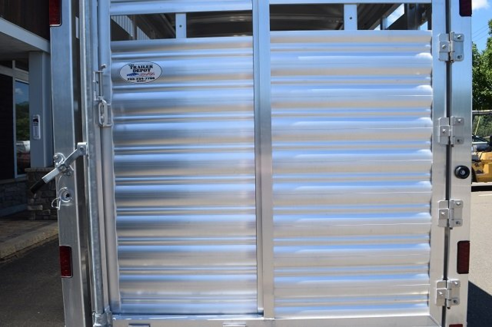 New FEATHERLITE 6’7″ X 16′ LIVESTOCK BUMPER PULL TRAILER