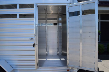 New FEATHERLITE 6’7″ X 16′ LIVESTOCK BUMPER PULL TRAILER