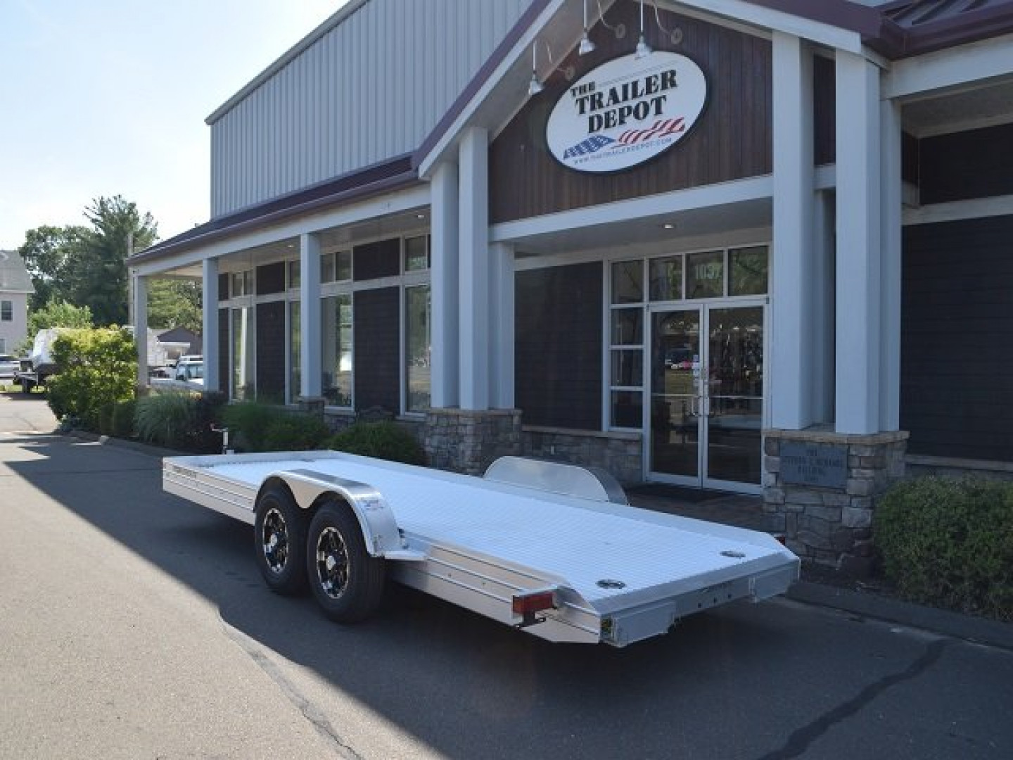 New FEATHERLITE 6’7″ X 20′ OPEN CAR HAULER 9.6K