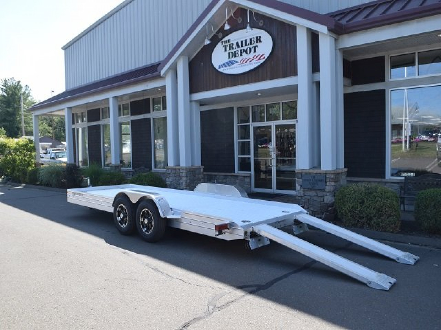 New FEATHERLITE 6’7″ X 20′ OPEN CAR HAULER 9.6K
