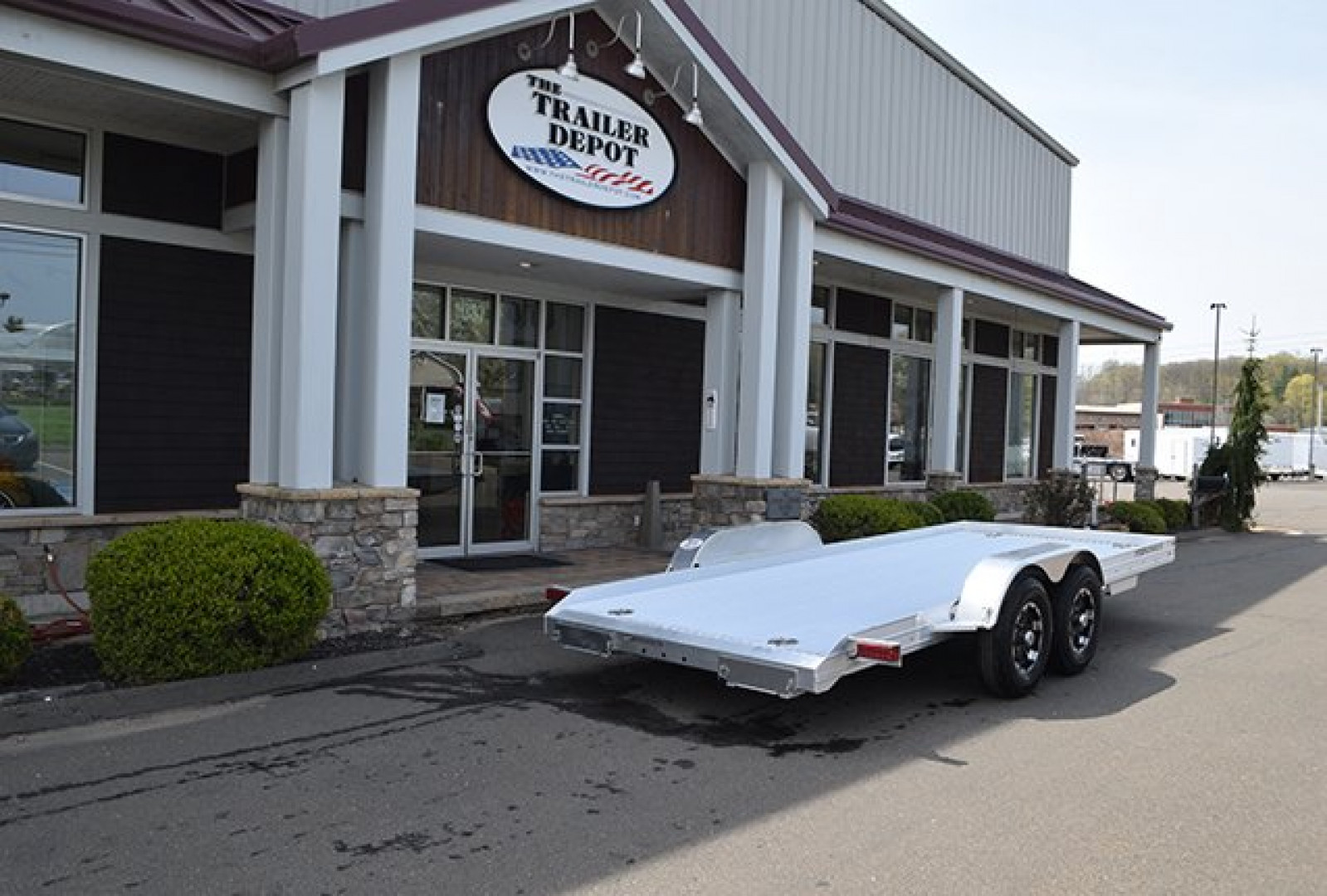 New Featherlite 6’7″ X 17’6″ OPEN CAR HAULER 9.6K