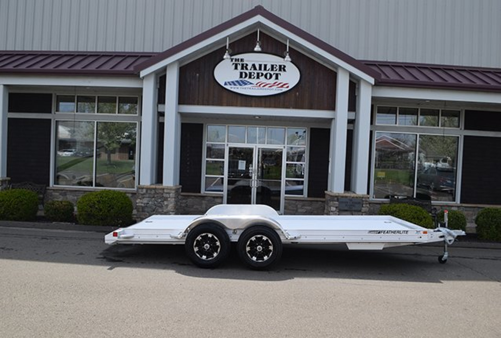 New Featherlite 6’7″ X 17’6″ OPEN CAR HAULER 9.6K